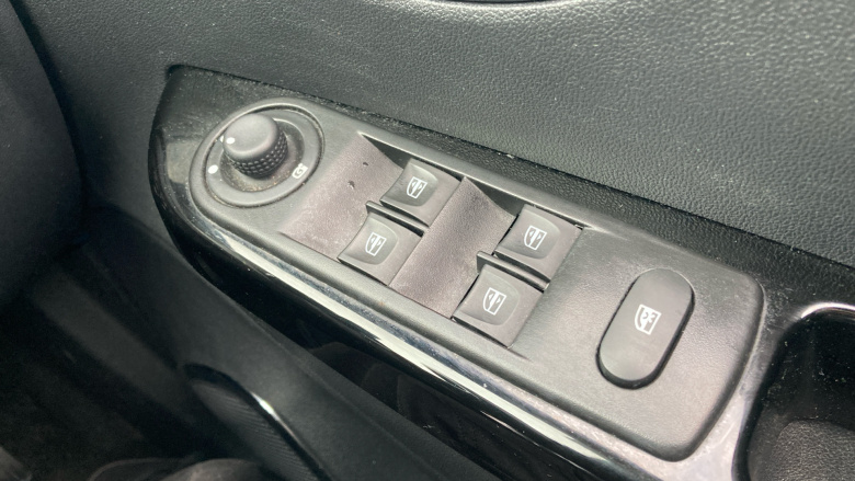 Renault Captur 1.5 dCi 90 Dynamique S Nav 5dr Diesel Hatchback